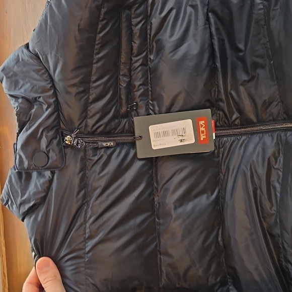 Tumi Men's Black Puffer Vest - Picture 3 of 4